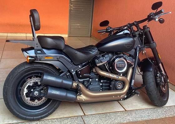 HARLEY-DAVIDSON SOFTAIL FAT BOB 107 